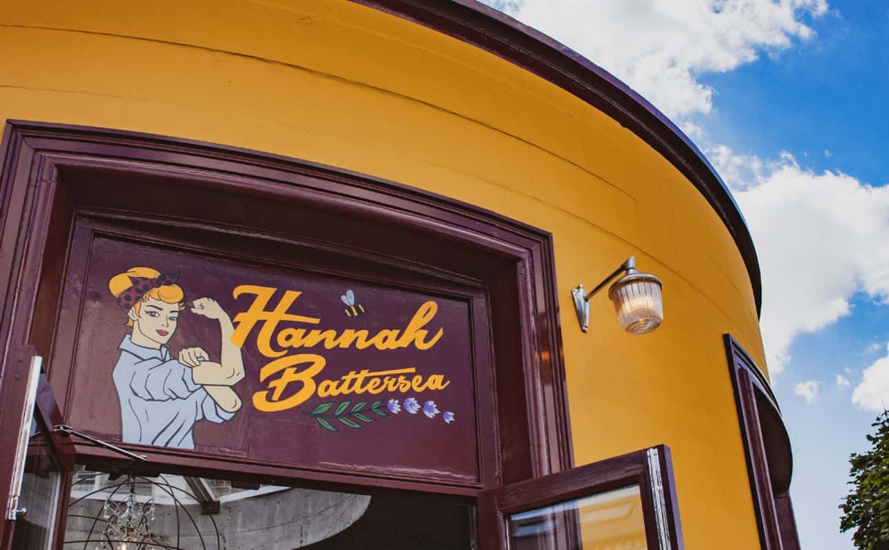 Enjoy Grill & barbeque, Vegetarian options, Bars & pubs, Indoor & outdoor seating, Table service, $$, Groups and Families cuisine at Hannah Battersea in Battersea, London