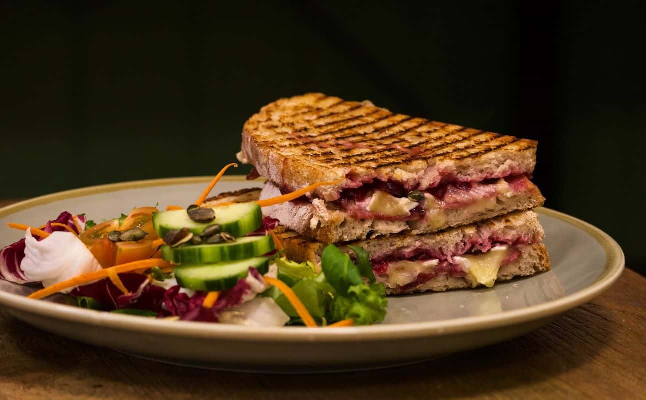 Arthur's Cafe and Bistro