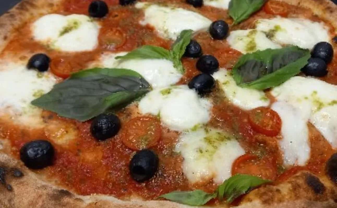 Tomato & Basil Pizzeria