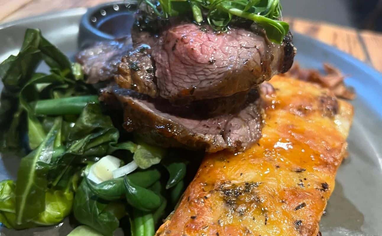 Enjoy British, Gluten Free options, Vegan options, Vegetarian options, Restaurant, Free wifi, Highchairs available, Non-smoking, Table service, $$$, Families and Groups cuisine at Oak House Restaurant in Chapeltown, Sheffield
