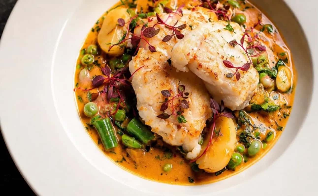 Enjoy British, Scottish, Gluten Free options, Vegan options, Vegetarian options, Bars & pubs, Free wifi, Highchairs available, Table service, Dog friendly, $$, Groups and Bar scene cuisine at The Ox in New Town, Edinburgh