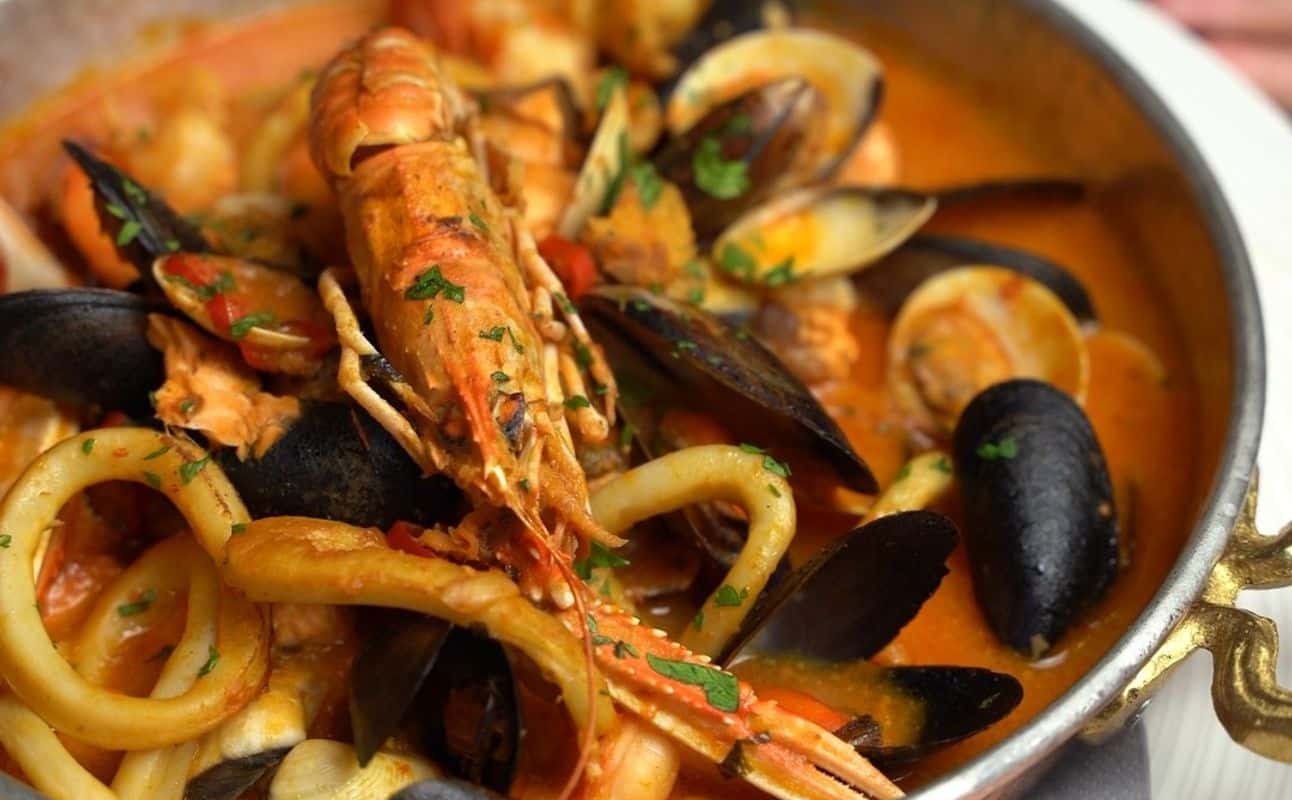 Lucarelli Restaurant Mailbox