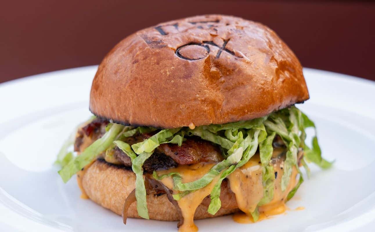 Enjoy British, Vegan options, Gluten Free options, Bars & pubs, $$$ and Groups cuisine at The Ox in Clapham, London