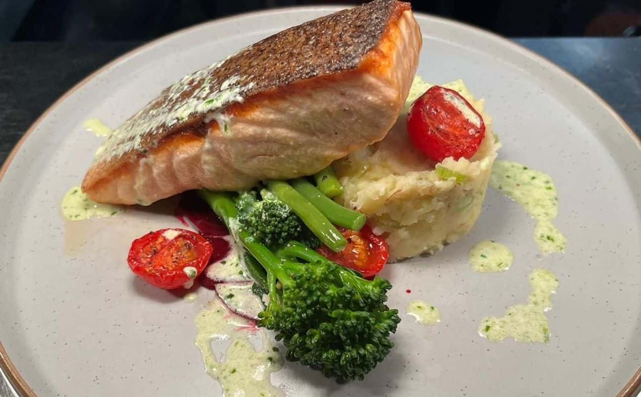 Enjoy British, Vegetarian options, Vegan options, Gluten Free options, Restaurant, Wheelchair accessible, Table service, $$$ and Groups cuisine at 1051 GWR in West End, Glasgow