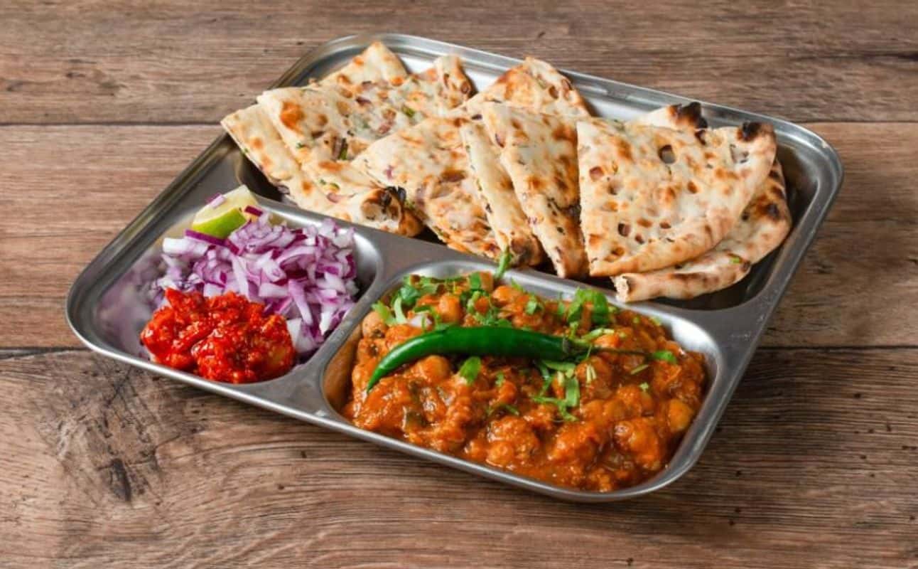 Enjoy Indian, Street food, Indo-Chinese, Restaurant, Street parking, $$, Families and Local cuisine cuisine at Thikanaa Bristol in Southmead, Bristol