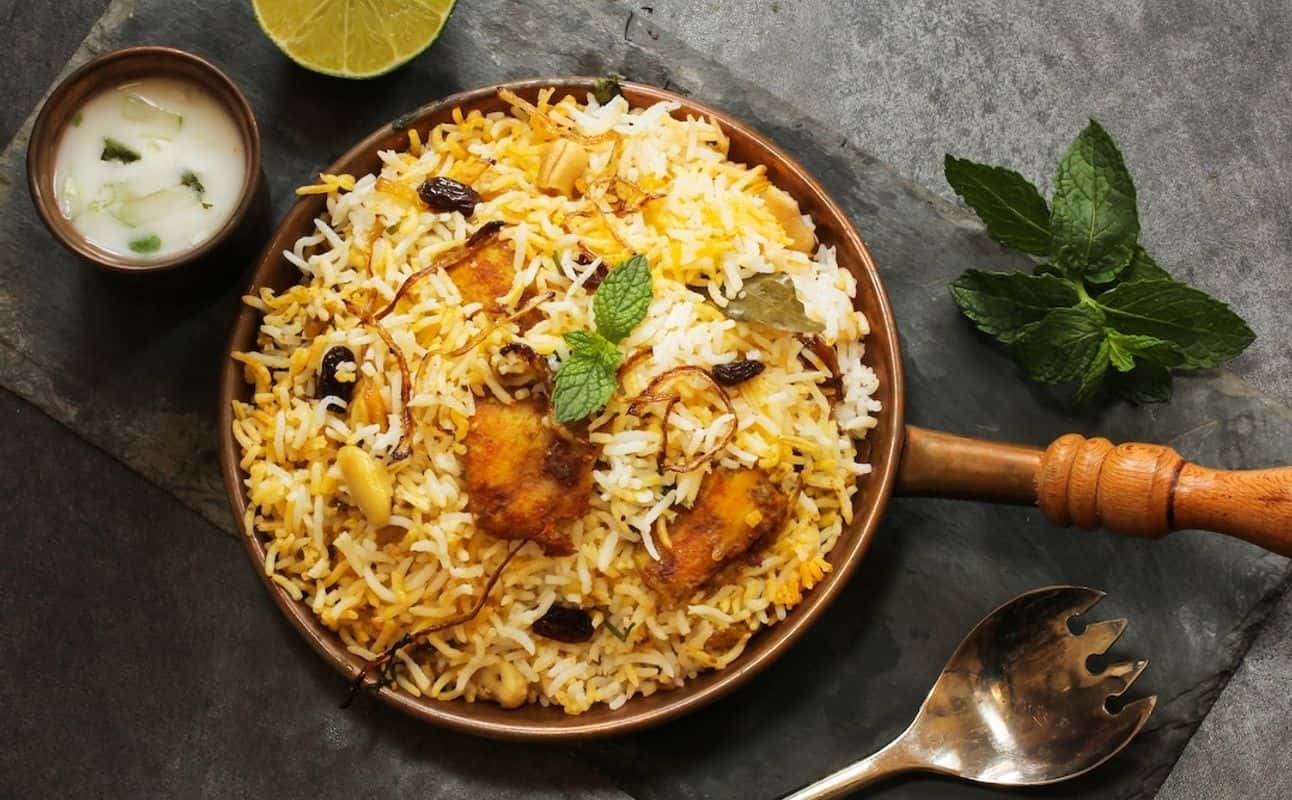 Enjoy Indian, Asian, Vegetarian options, Halal, Restaurant, Late night, Table service, $$, Families and Groups cuisine at Mugal in Loughborough, Leicester