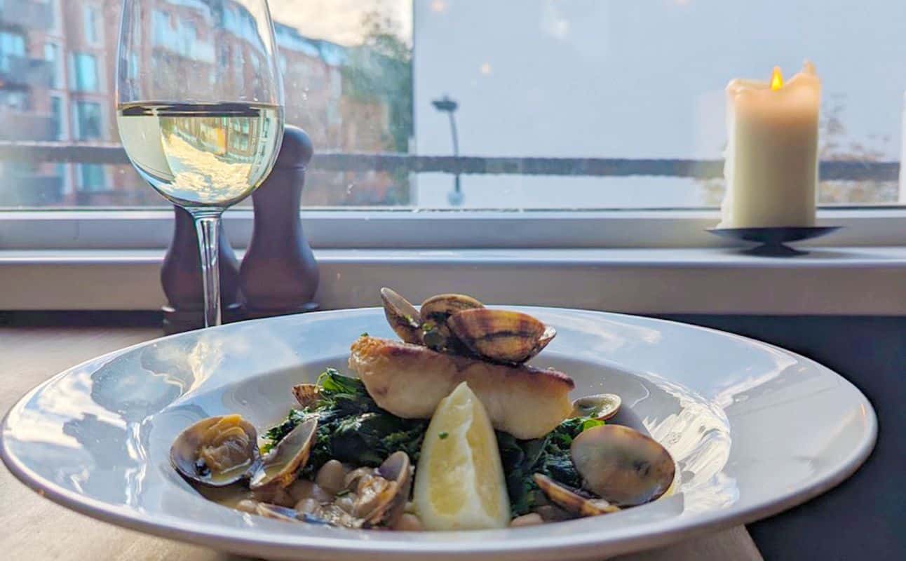 Enjoy Mediterranean, British, Vegetarian options, Bars & pubs, Indoor & outdoor seating, Wheelchair accessible, $$$ and Groups cuisine at The Dartmouth Castle in Hammersmith, London