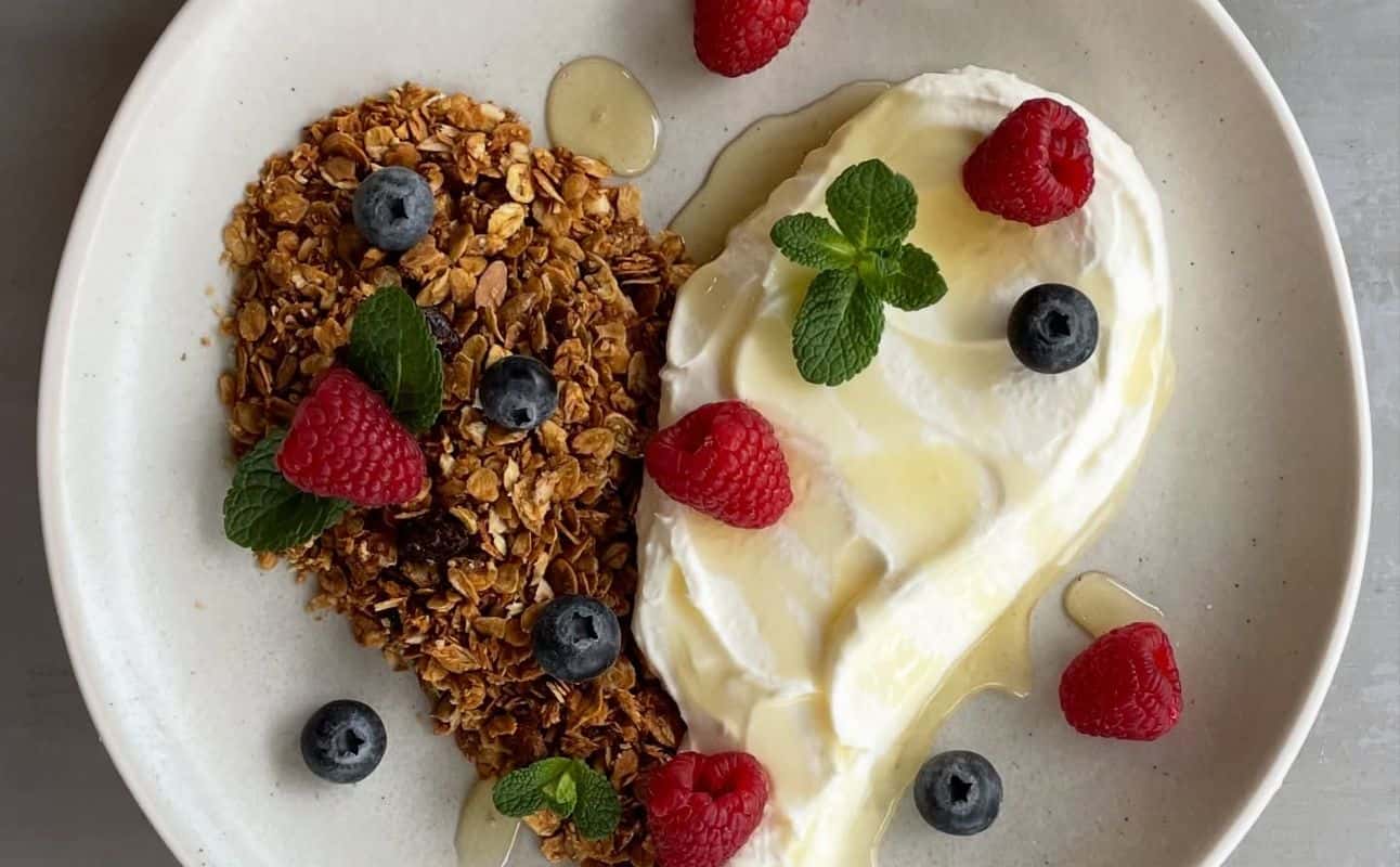 Enjoy British, European, Cafe, Dairy free options, Gluten Free options, Vegan options, Vegetarian options, Restaurant, Cafe, Dog friendly, Free wifi, Indoor & outdoor seating, Table service, $, Hidden gems, Business meetings and Date night cuisine at Ask for Janice in Kings Cross, London