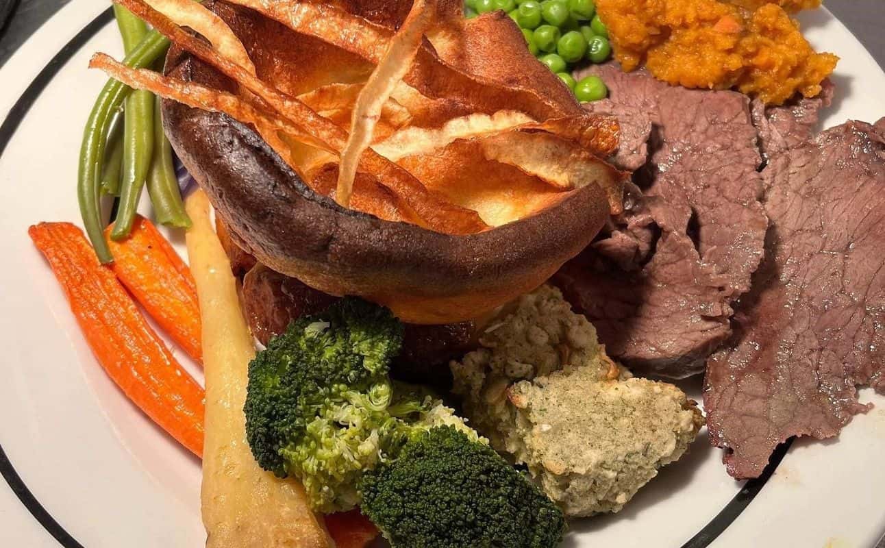 Enjoy British, Restaurant, Bars & pubs, Indoor & outdoor seating, $$, Families and Groups cuisine at Toto's By The River in Redcliffe, Bristol