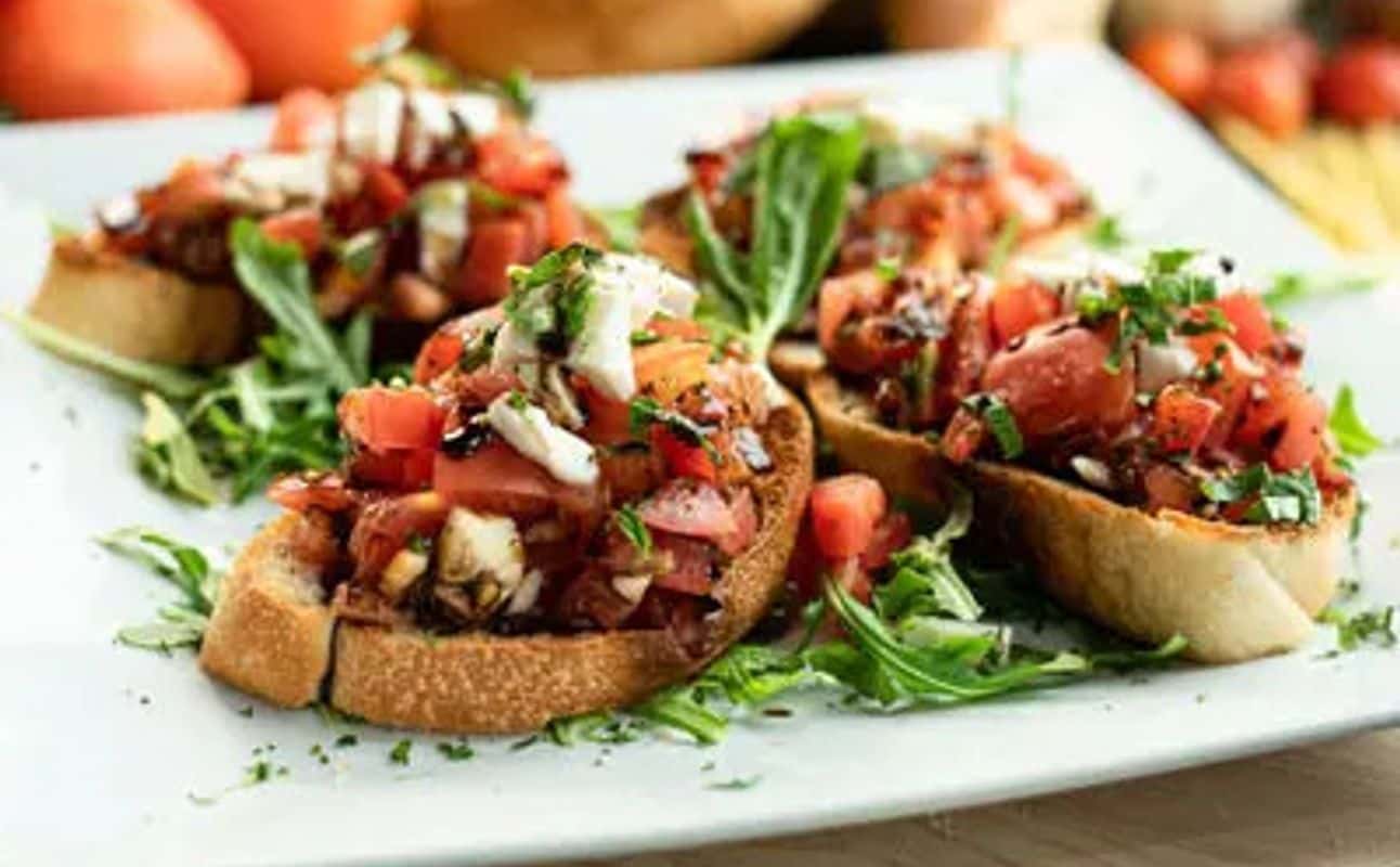 Enjoy Italian, Gluten Free options, Vegan options, Vegetarian options, Restaurant, Child friendly, Highchairs available, Indoor & outdoor seating, Table service, $$, Families, Kids and Groups cuisine at Amalfi Lounge Covent Garden in Covent Garden, London