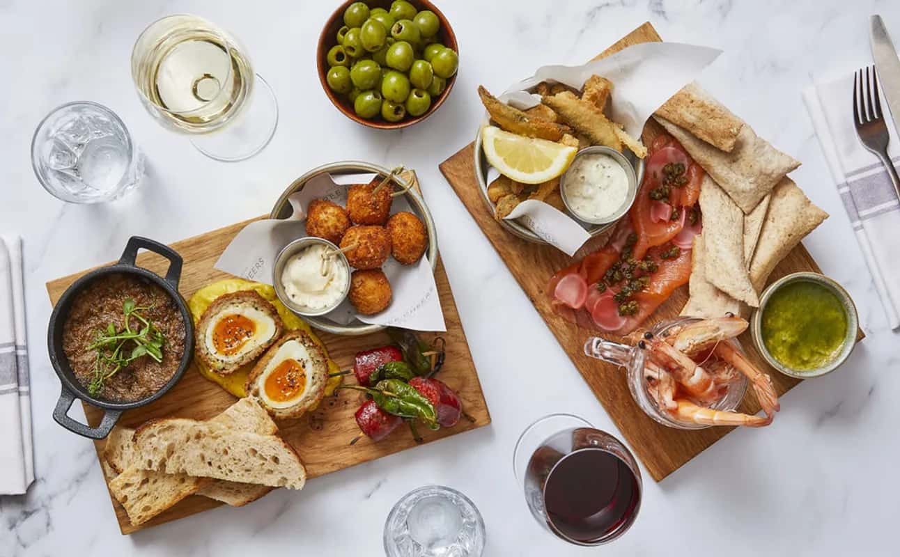 Enjoy British, Gluten Free options, Vegan options, Vegetarian options, Restaurant, Bars & pubs, Gastropub, Indoor & outdoor seating, Beer garden, Child friendly, Dog friendly, Wheelchair accessible, Table service, Highchairs available, Free wifi, $$, Families, Groups and Date night cuisine at The Stonhouse in Clapham, London