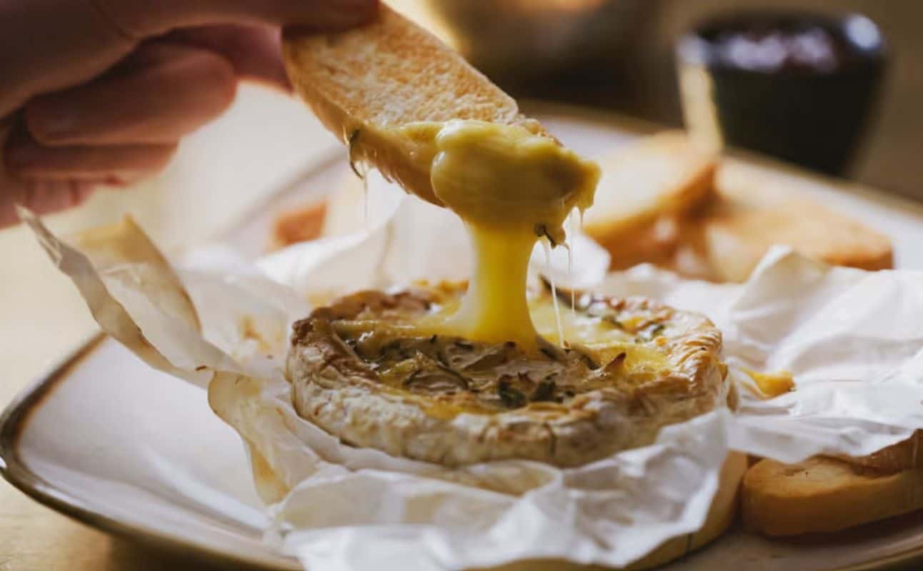 Enjoy Pub Food, British, Vegan options, Vegetarian options, Gluten Free options, Restaurant, Indoor & outdoor seating, Street parking, Beer garden, Dog friendly, Table service, Wheelchair accessible, Highchairs available, Free wifi, $$$, Families and Groups cuisine at The Folly in Emersons Green, Bristol