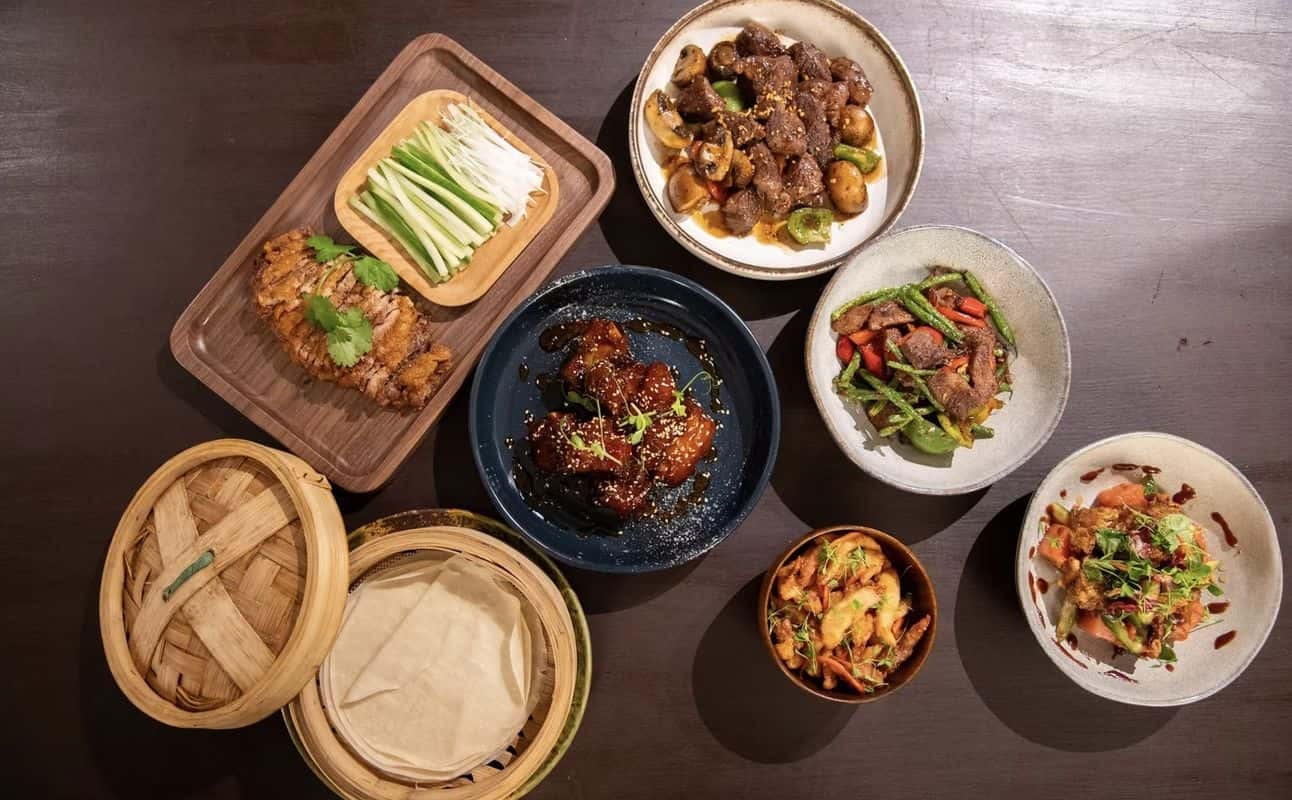 Enjoy Asian, Chinese, Japanese, Vegetarian options, Vegan options, Gluten Free options, Restaurant, Indoor & outdoor seating, $$, Families and Groups cuisine at bobochacha Tooting in Tooting, London