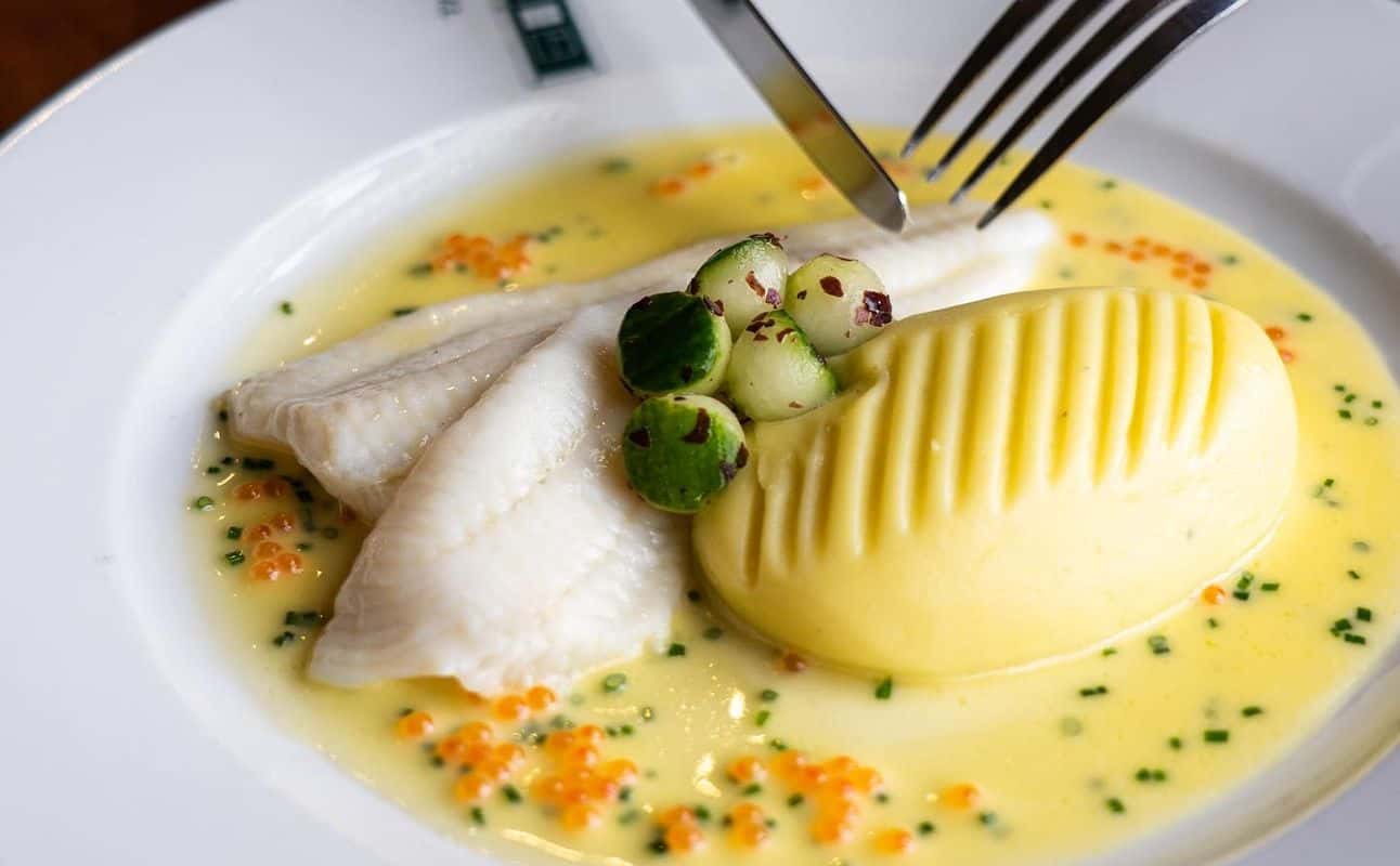 Enjoy British, Restaurant, Indoor & outdoor seating, $$, Families and Groups cuisine at The Rose & Crown Clapham in Clapham, London