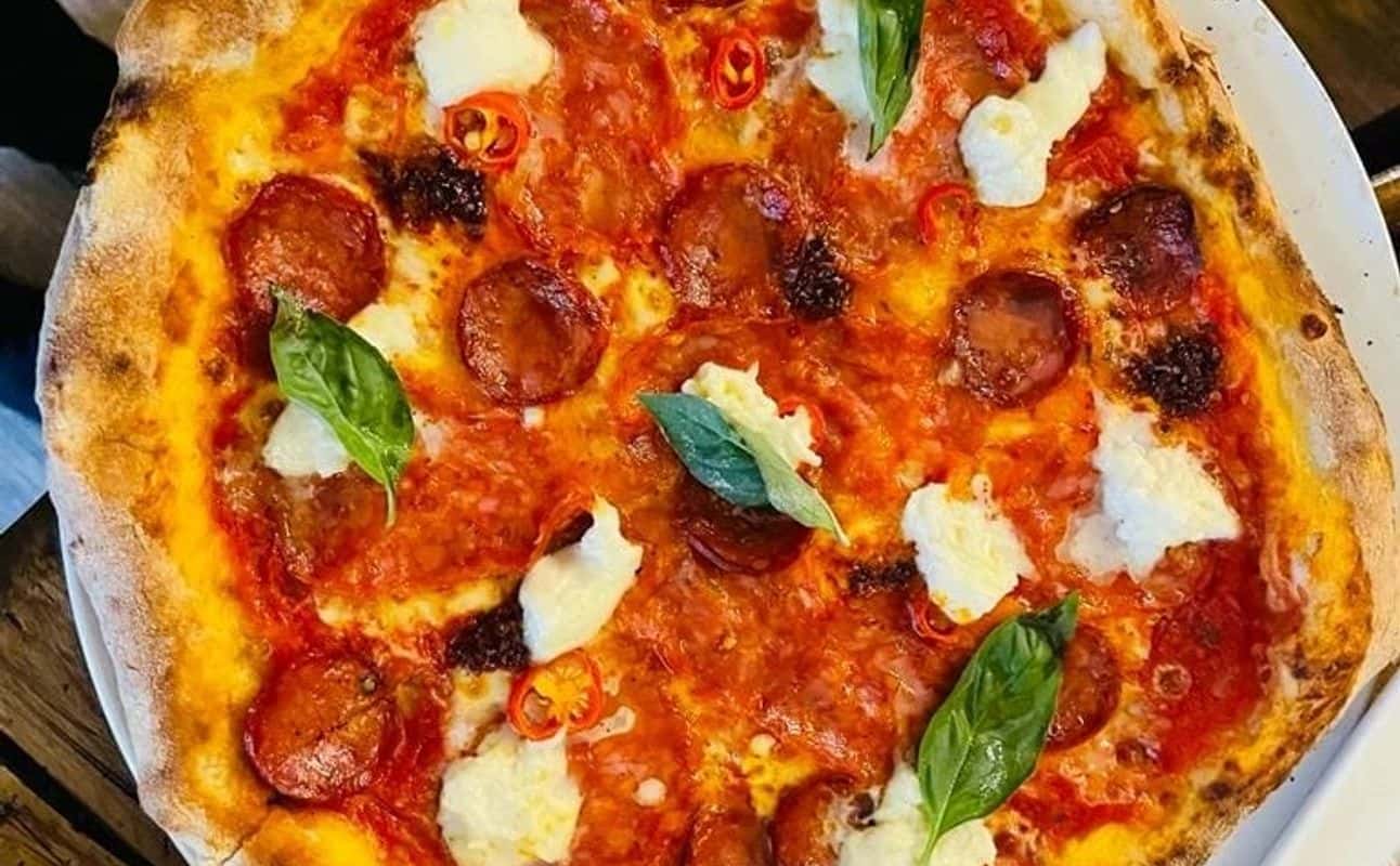 Enjoy Italian, Mediterranean, European, Vegan options, Vegetarian options, Restaurant, Dog friendly, Free wifi, Highchairs available, Street parking, Table service, $$$, Groups and Families cuisine at La Gioconda in Hornsey, London