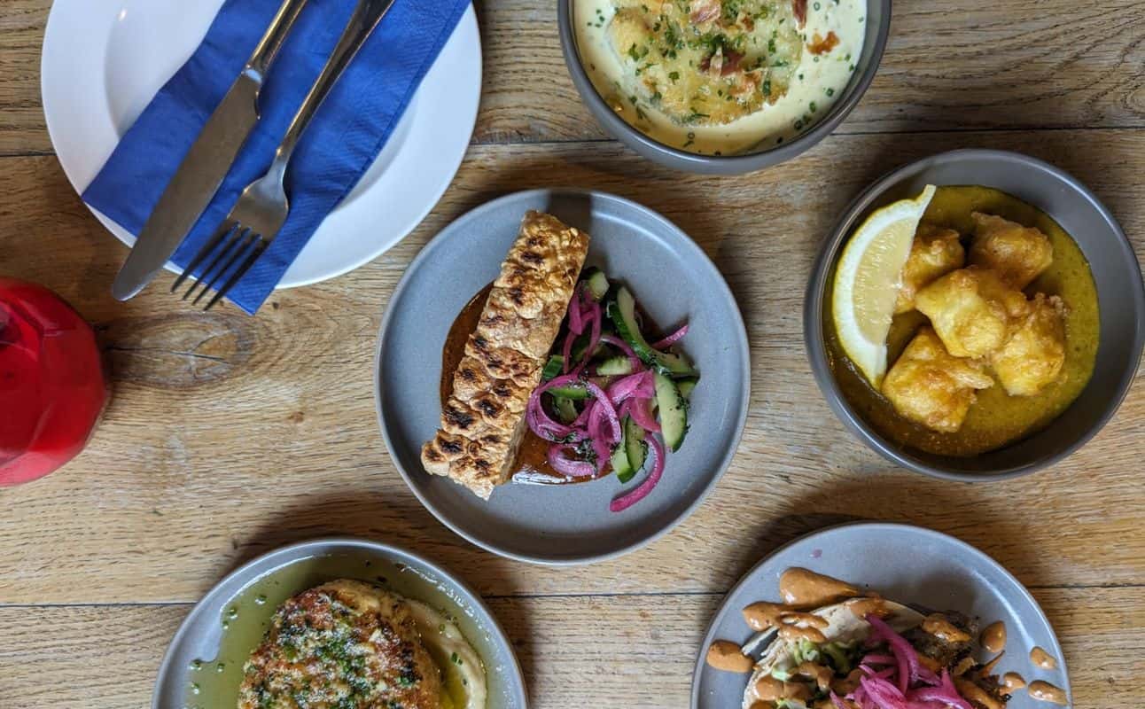 Enjoy Pub Food, British, Mediterranean, Gluten Free options, Vegan options, Vegetarian options, Bars & pubs, Gastropub, Indoor & outdoor seating, $$$, Bar scene, Groups, Special occasion and Live music cuisine at The Knowle in Knowle, Bristol