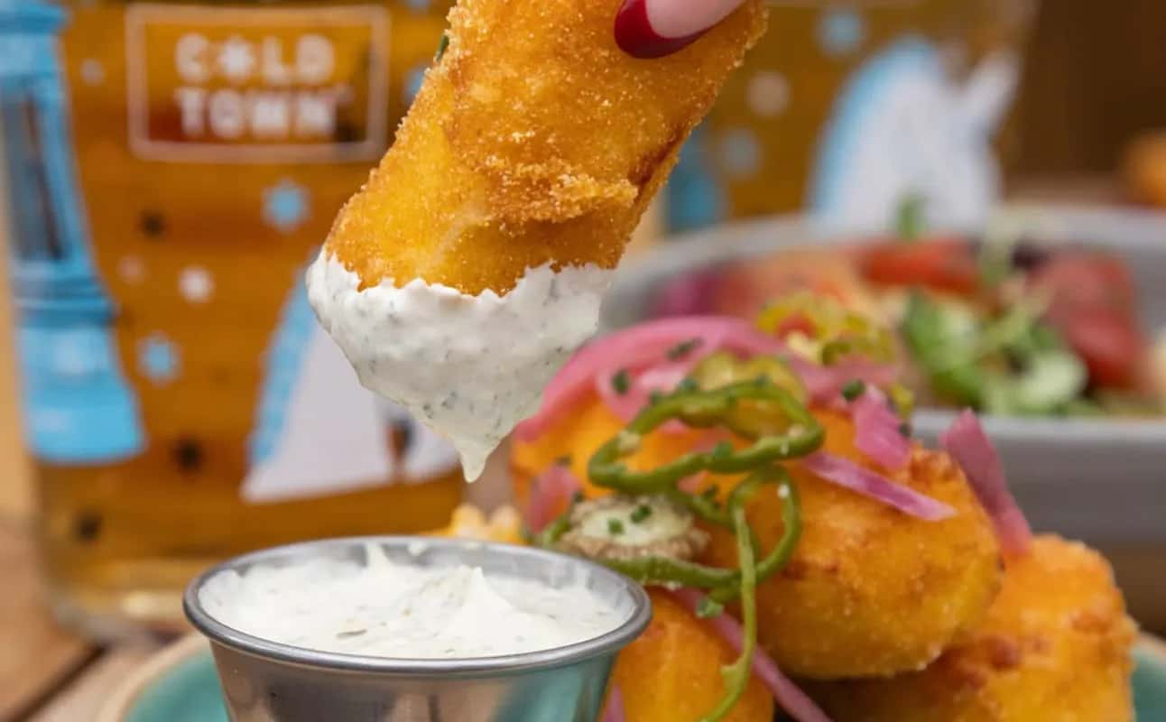 Enjoy Pub Food, Pizza, Bars & pubs, Late night, Sports bar, Dog friendly, Free wifi, Indoor & outdoor seating, Table service, Wheelchair accessible, $$, Live music, Groups and Special occasion cuisine at Cold Town House in Edinburgh Old Town, Edinburgh