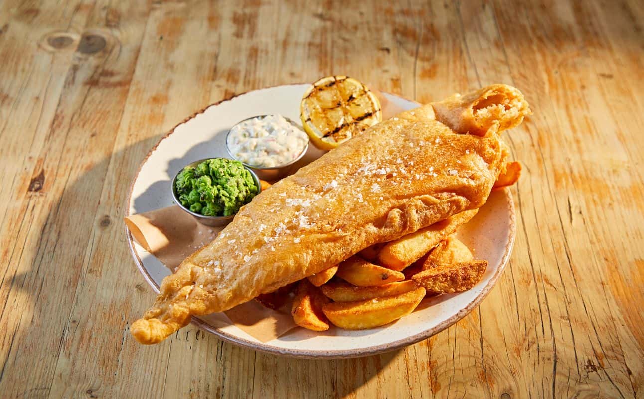 Enjoy British, Pub Food, Gluten Free options, Vegetarian options, Vegan options, Gastropub, Bars & pubs, Sports bar, Highchairs available, Dog friendly, Table service, Free wifi, Wheelchair accessible, Street parking, Private dining, Indoor & outdoor seating, $$, Live music, Groups, Special occasion, Date night and Bar scene cuisine at The Rosy Hue in Elephant and Castle, London