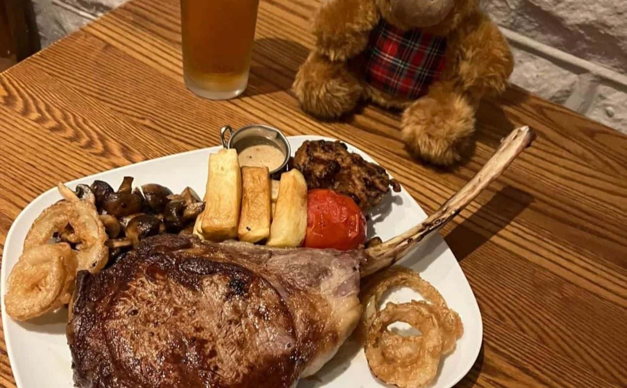 Enjoy British, Pub Food, Bars & pubs, Table service, Indoor & outdoor seating, $$, Groups and Bar scene cuisine at Tartan Coo in Southside, Glasgow