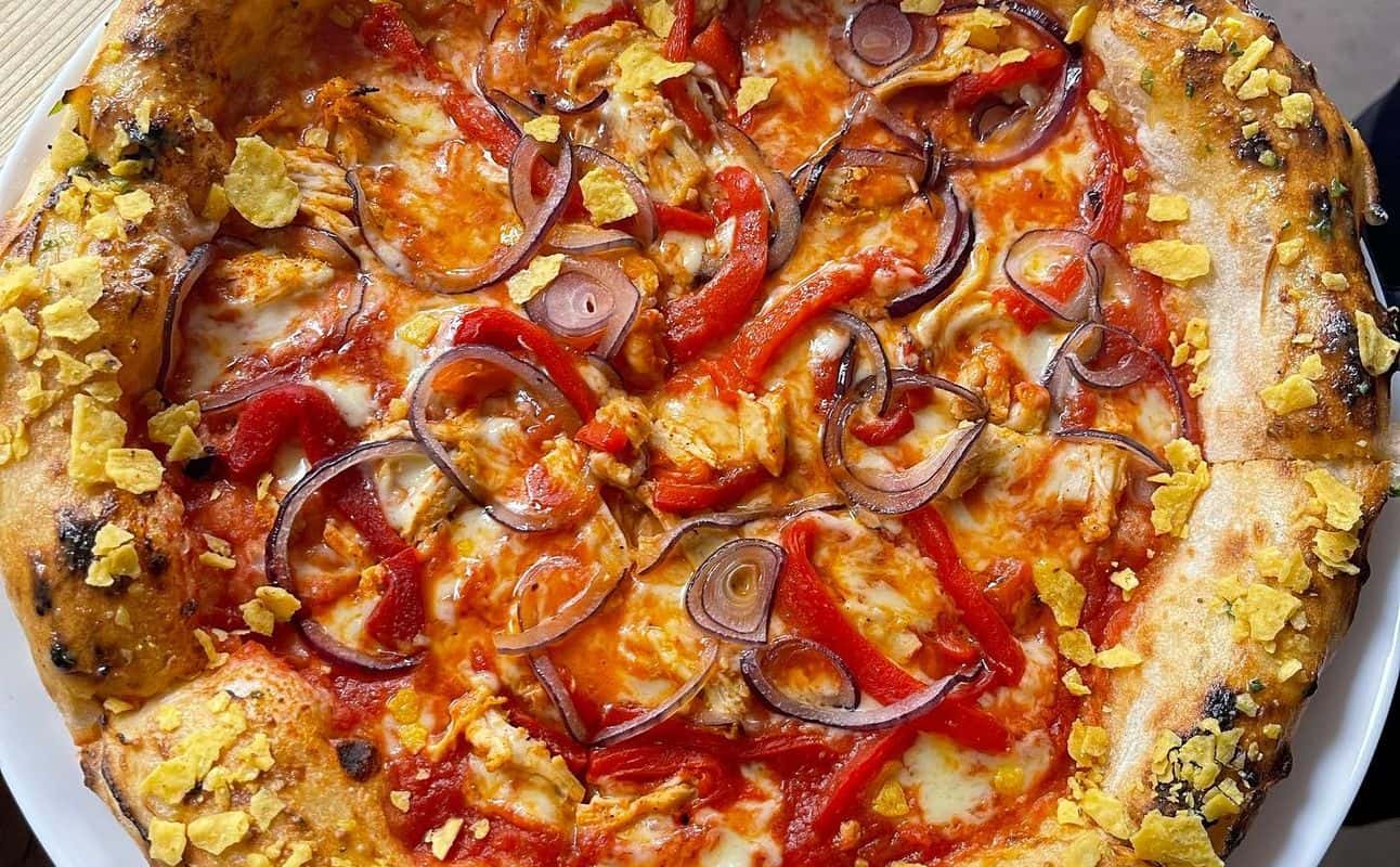 Enjoy Pizza cuisine at Fizz n Flour in Canton, Cardiff