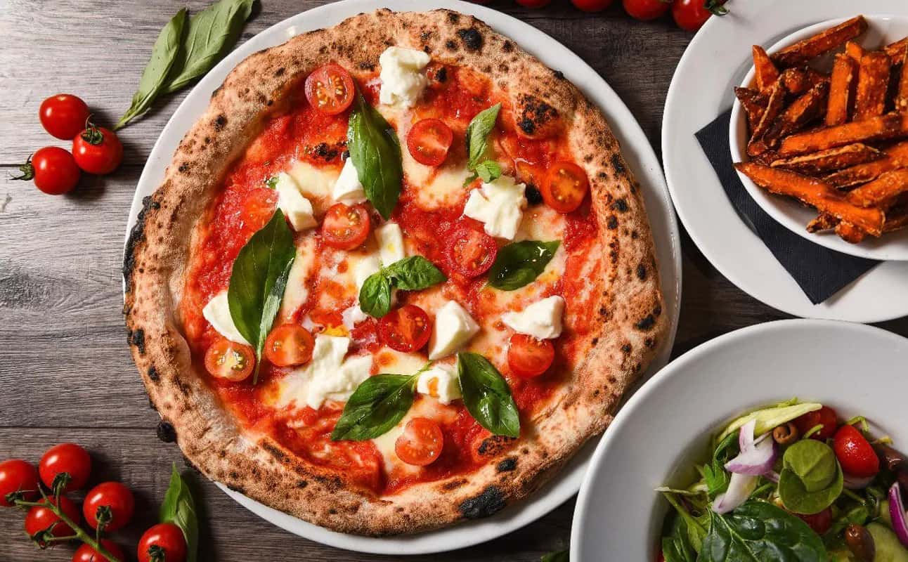 Enjoy Mediterranean, Italian, Pizza, Vegetarian options, Vegan options, Gluten Free options, Restaurant, Free wifi, Highchairs available, Table service, Street parking, $$, Groups and Families cuisine at El Murrino in Bournemouth City Centre, Bournemouth